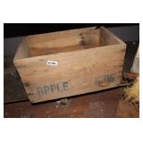 VTG APPLE WOOD BOX