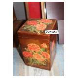 VTG FLORAL PATTERN RECIPE BOX