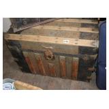 ANTQ STEAMER TRUNK ANTQ STEAMER TRUNK