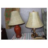 LOT OF TWO TABLE LAMPS LOT OF TWO TABLE LAMPS