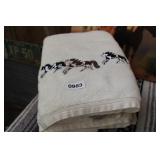 RUNNING HORSES BATH TOWELS RUNNING HORSES BATH TOWELS