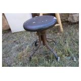 ANTQ SMALL STOOL