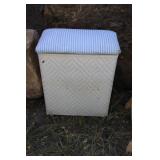 CLOTHES HAMPER