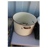 LIGHT TAN BROWN TRIM ENAMEL STOCK POT