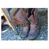 PAIR OF 8 1/2 KENTREK WINTER BOOTS WITH RIDING BOO