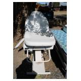 LIKE NEW BEAUTICIANS CHAIR LIKE NEW BEAUTICIANS CHAIR