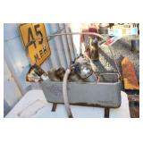 VTG. "HANDY SET" AIR GREASE GUN SET VTG. "HANDY SET" AIR GREASE GUN SET