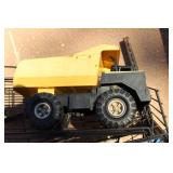 LARGE LOT OF VTG. TONKA TOYS AND OTHER METAL TOYS LARGE LOT OF VTG. TONKA TOYS AND OTHER METAL TOYS