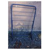 VTG METAL LAUNDRY RACK