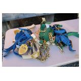 LOT OF FIVE NEW NYLON HORSE HALTERS LOT OF FIVE NEW NYLON HORSE HALTERS