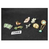 LOT OF EIGHT VTG. COSTUME PINS AND BROOCHES