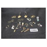 LARGE LOT OF MISC EARRINGS PINS AND PENDENTS LARGE LOT OF MISC EARRINGS PINS AND PENDENTS