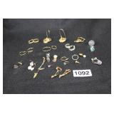 LARGE LOT OF MISC EARRINGS PINS AND PENDENTS