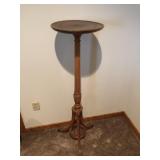 Round claw foot plant stand