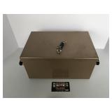 Keyed safe box
