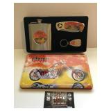 Chopper knife and flask set