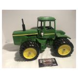 1/16 John Deere four-wheel-drive Ertl