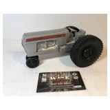 1/16 White narrow front tractor
