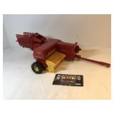 1/16 new Holland hayliner Baler