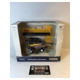 1/64 CR 990 new Holland Ertl