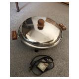Discovery electric skillet