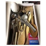 Kitchen utensils and timer