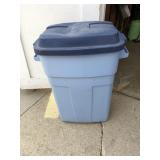 30 gallon trashcan with lid