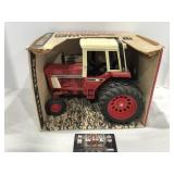 1/16 International 1586 Ertl