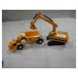 Caterpillar Dump/Cat Excavator Lot