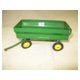 John Deere Flae Box Wagon