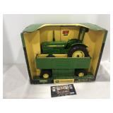 1/16 John Deere 950 w/wagon Ertl