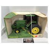 1/16 John Deere 7800 ErtlHi: tractor is dirty