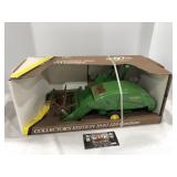 1/16 John Deere 12a combine Ertl