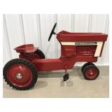 International pedal tractor Ertl model 404