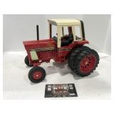 1/16 International 1586 Ertl