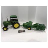 1/16 John Deere Tractor & Baler