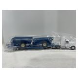 Kinze truck and auger wagon