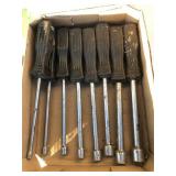 Central force nut driver set