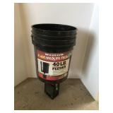40 pound wildlife feeder