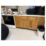 Room W51 Cabinets, Countertops, Range