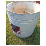 Round hog water tank