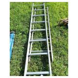 Aluminum extension ladder