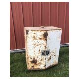 Tractor front mount fuel tank