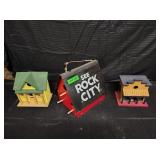 SEE ROCK CITY BIRD HOUSE & 2 GENERIC HOUSES
