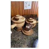 Pottery pots