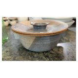 Pottery bowl/ lid