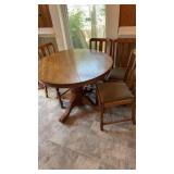 Oak table/4 chairs