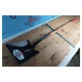 RZB WOOD TRANSFER SHOVEL