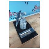 SIPHON FEED SPRAY GUN