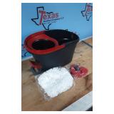 OCEDAR EASY WRING SPIN MOP W/BUCKET